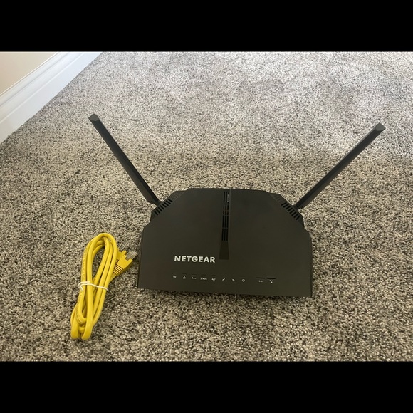 Netgear AC1200 WiFi Cable Modem Router Model C6220 - Picture 4 of 6